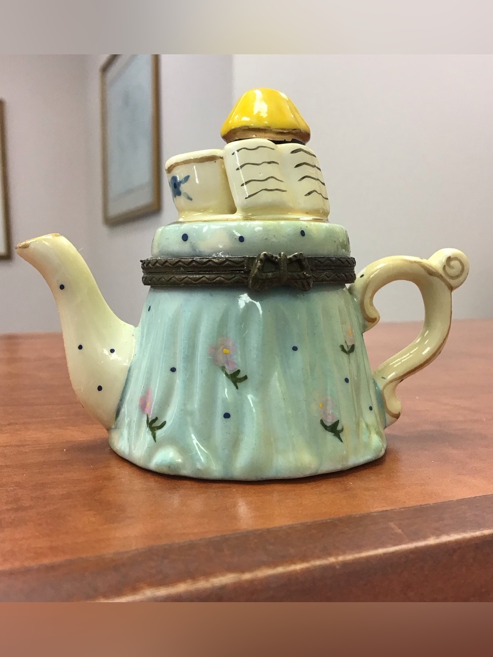 Vintage Miniature Handpainted Cottagecore Porcelain Trinket Box
